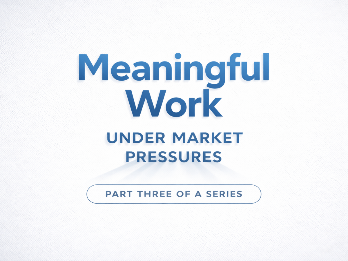 Working conditions in outsourced public service interpreting: meaningful work under market&nbsp;pressures